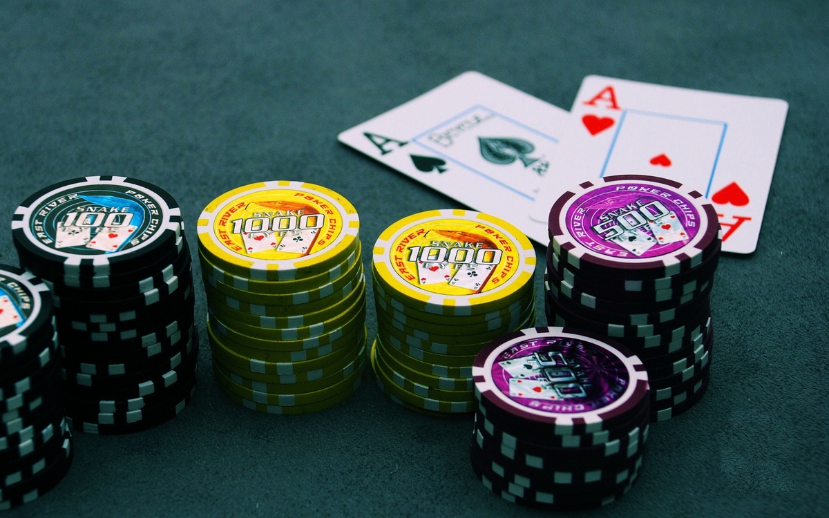 K8 Casino کھلاڑیوں کے لیے لائیو کیسینو سیکشن